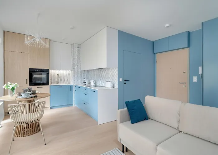 Pastel Blue Grunwald With Garden & Parking By Renters